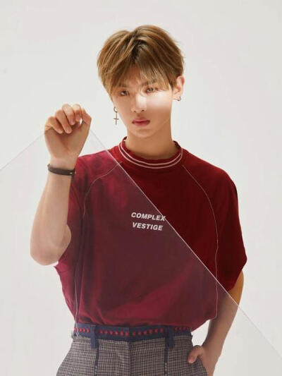 黄明昊