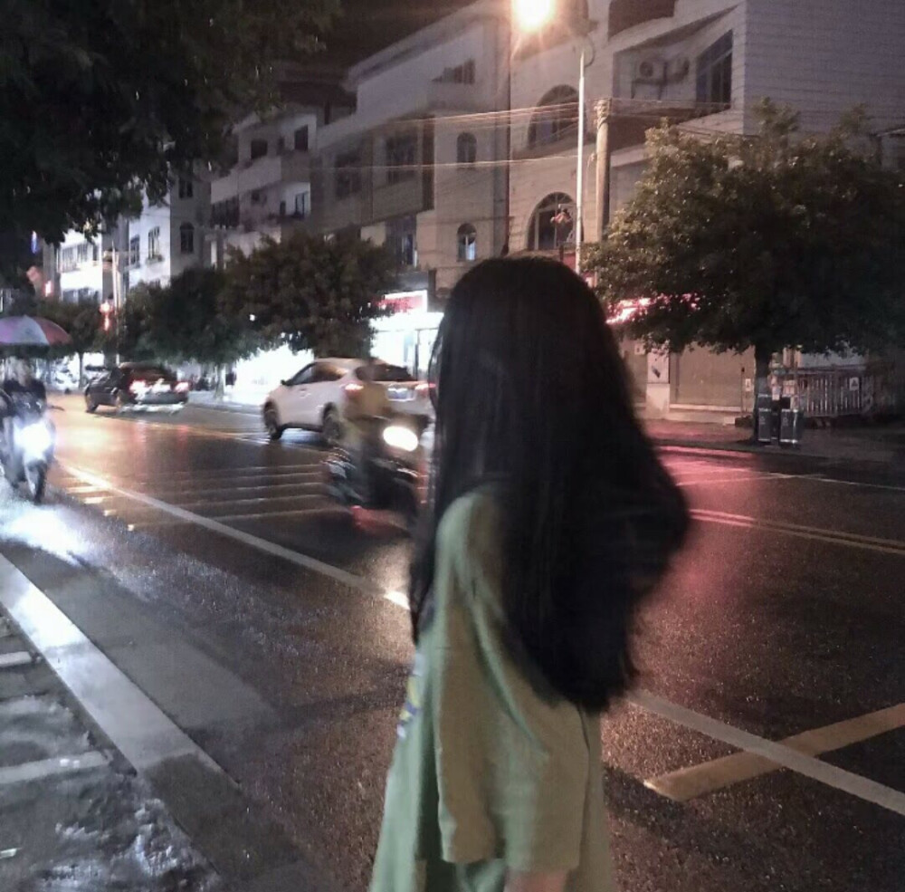 女生头像点我专辑,还有更多的照片和其他专辑,别错过了记得『点赞』