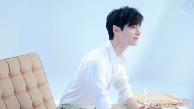 罗云熙穿搭