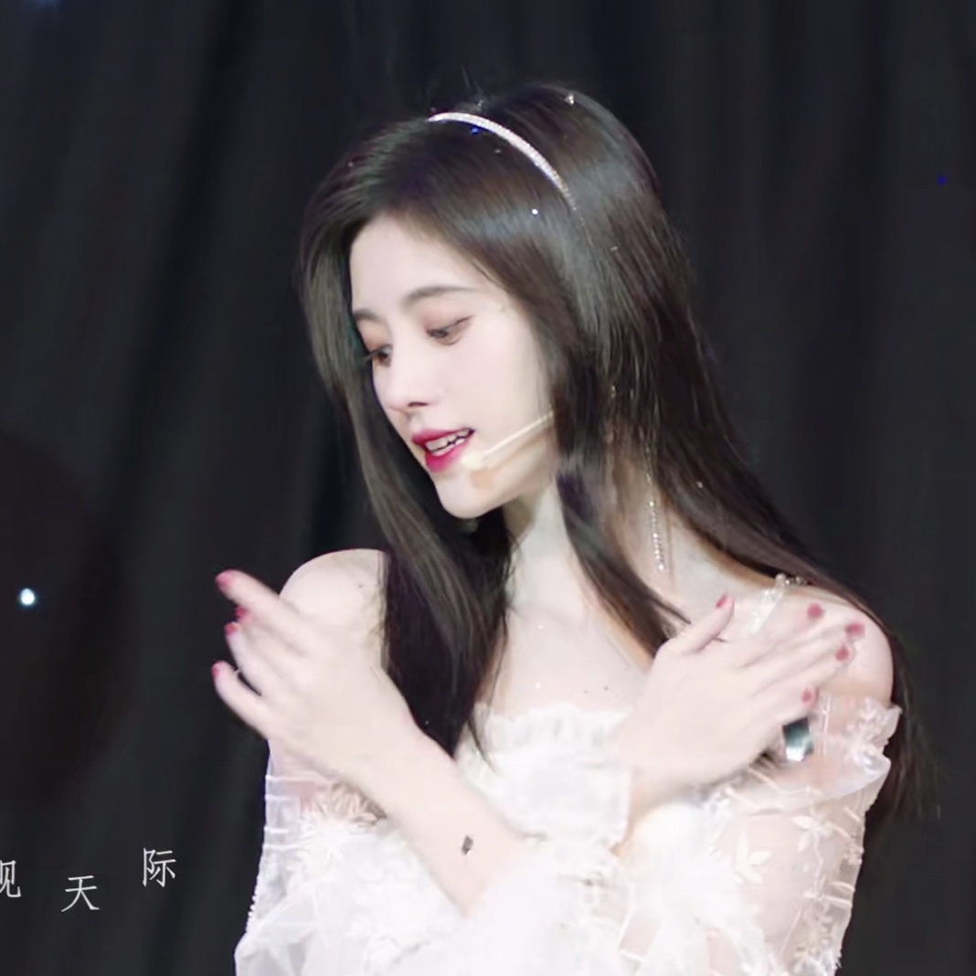 鞠婧祎可二改头像