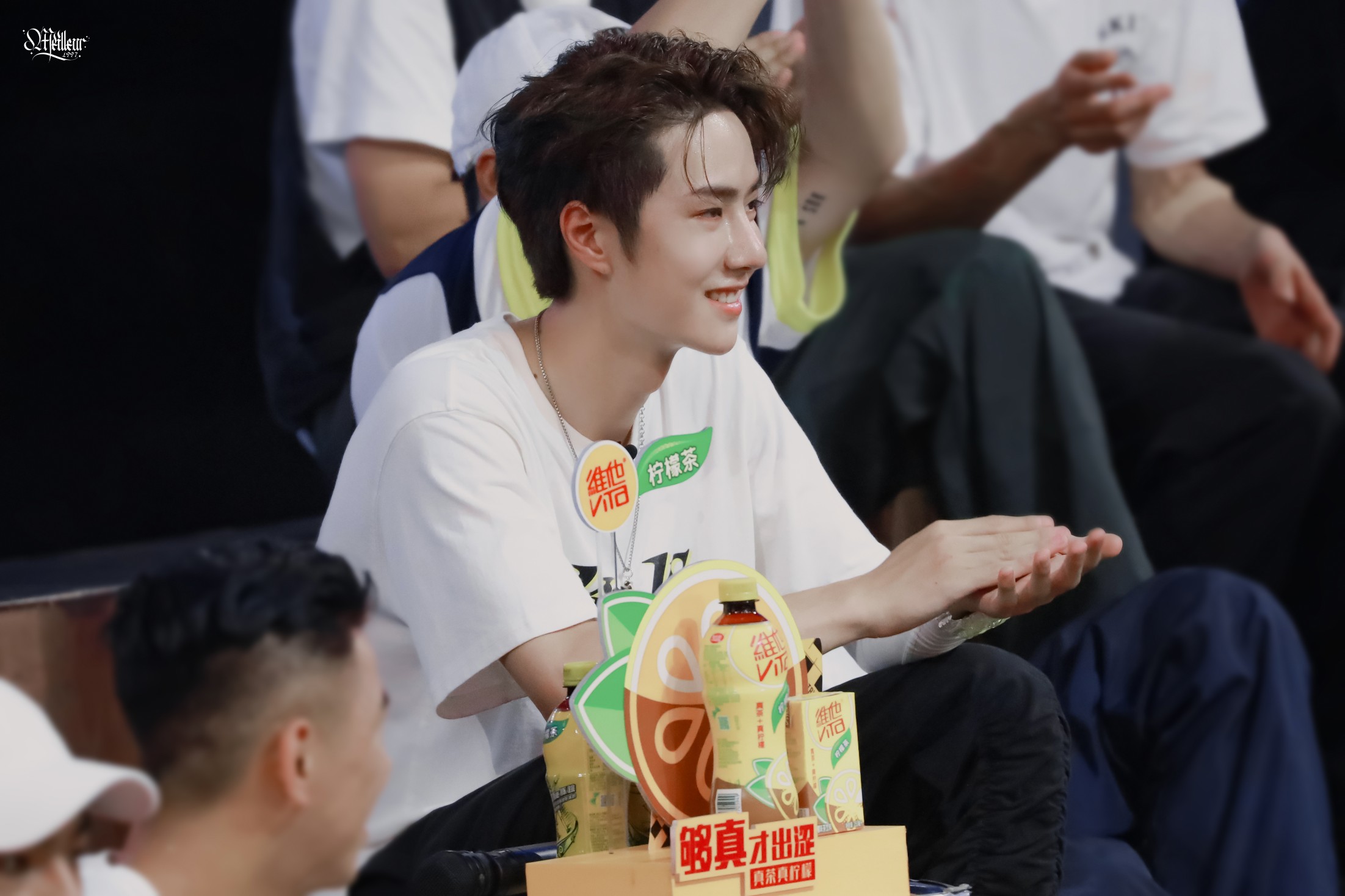 190720 极限青春总决赛 @uniq-王一博 cr:logo